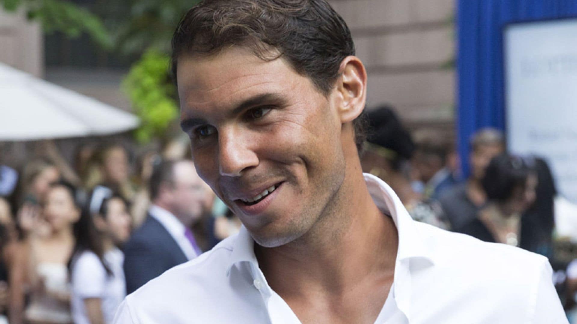 Rafa Nadal o cómo caerse al suelo sin perder el estilo… ¡ni la sonrisa!