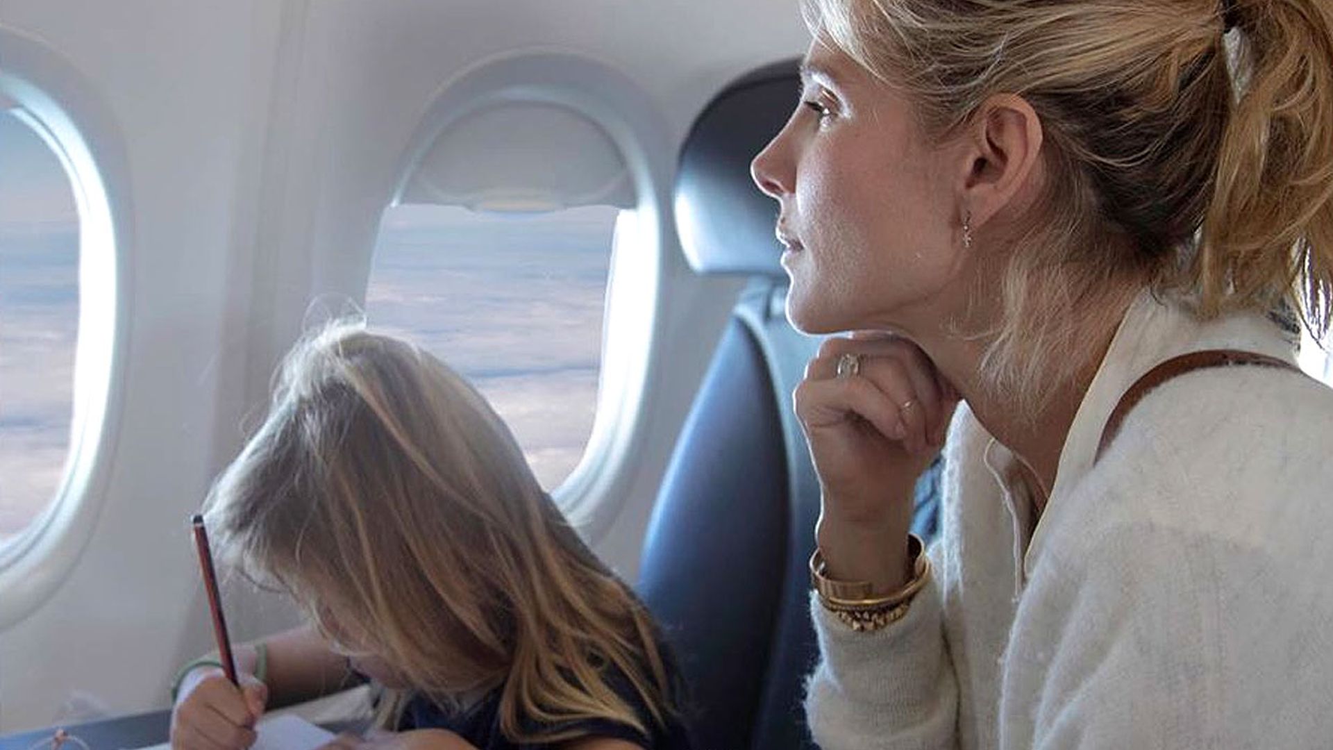 ¡Viaje de chicas! Elsa Pataky se lleva a su hija India a las islas Fiji