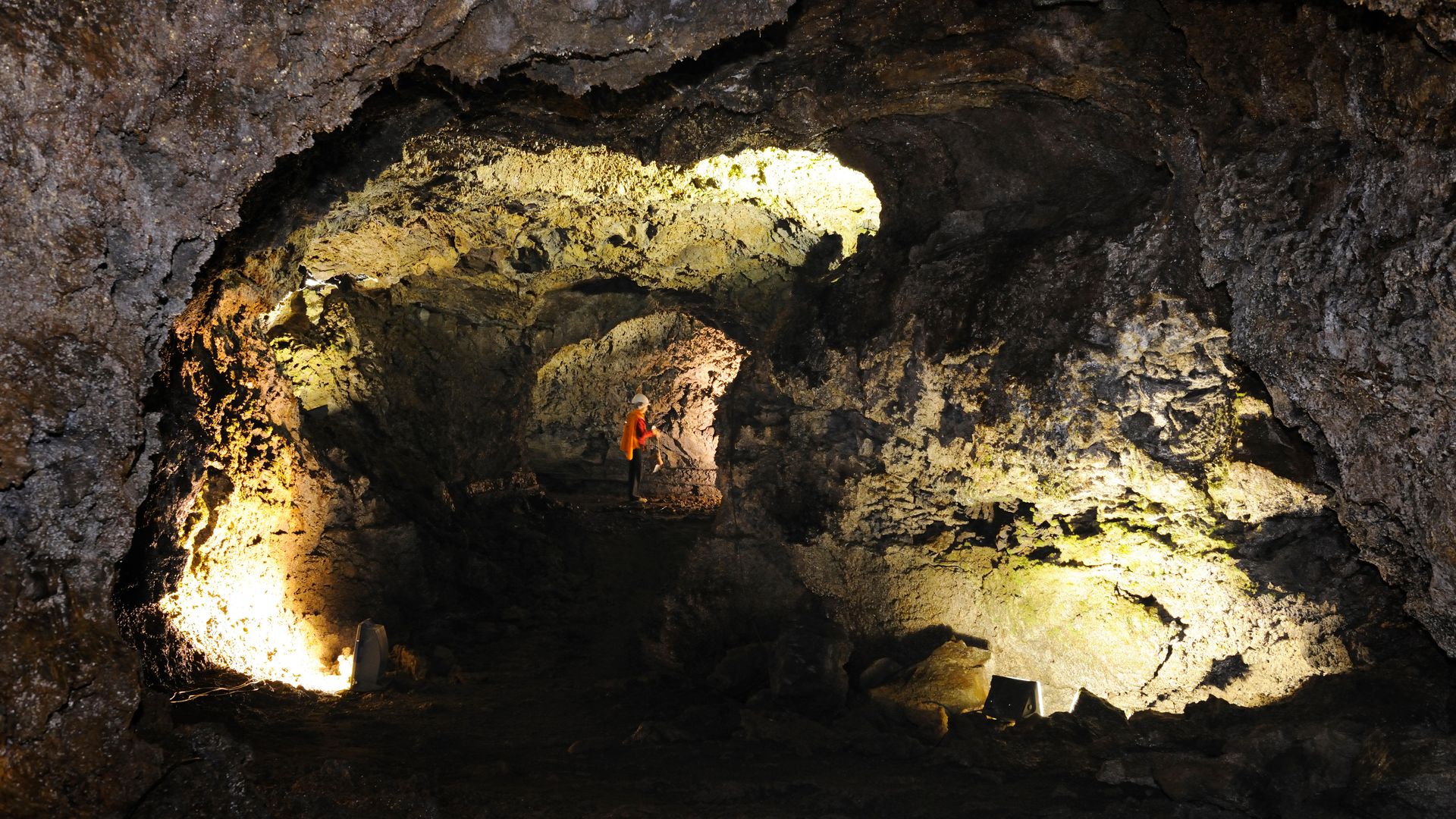 Gruta do Natal, una gruta volcánica en Terceira, islas Azores, Portugal