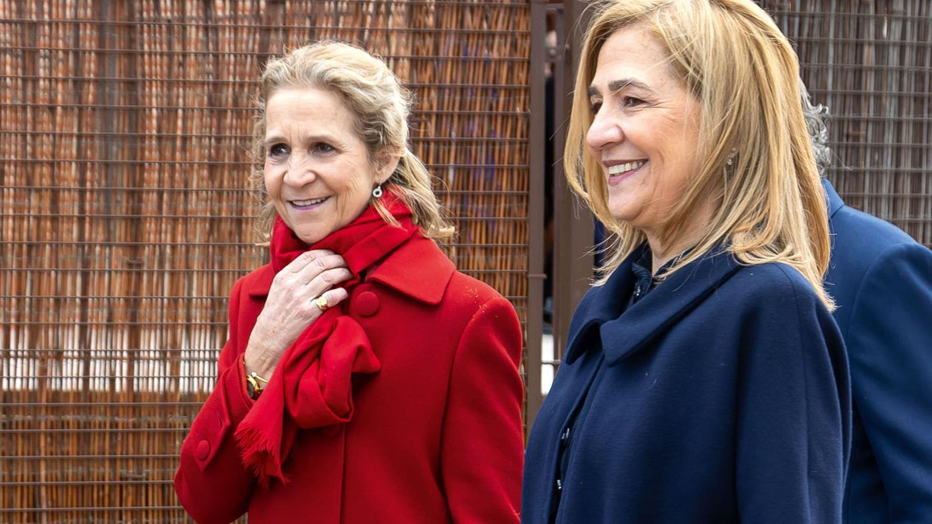 Las infantas Elena y Cristina disfrutan juntas de la primera gran boda del año