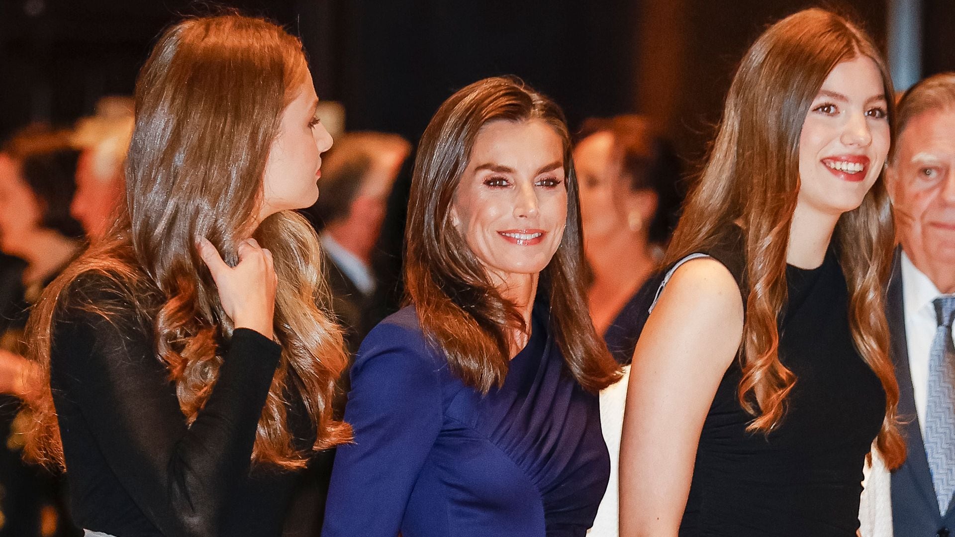 El compromiso sostenible de la reina Letizia con su vestido alquilado en el concierto de Oviedo