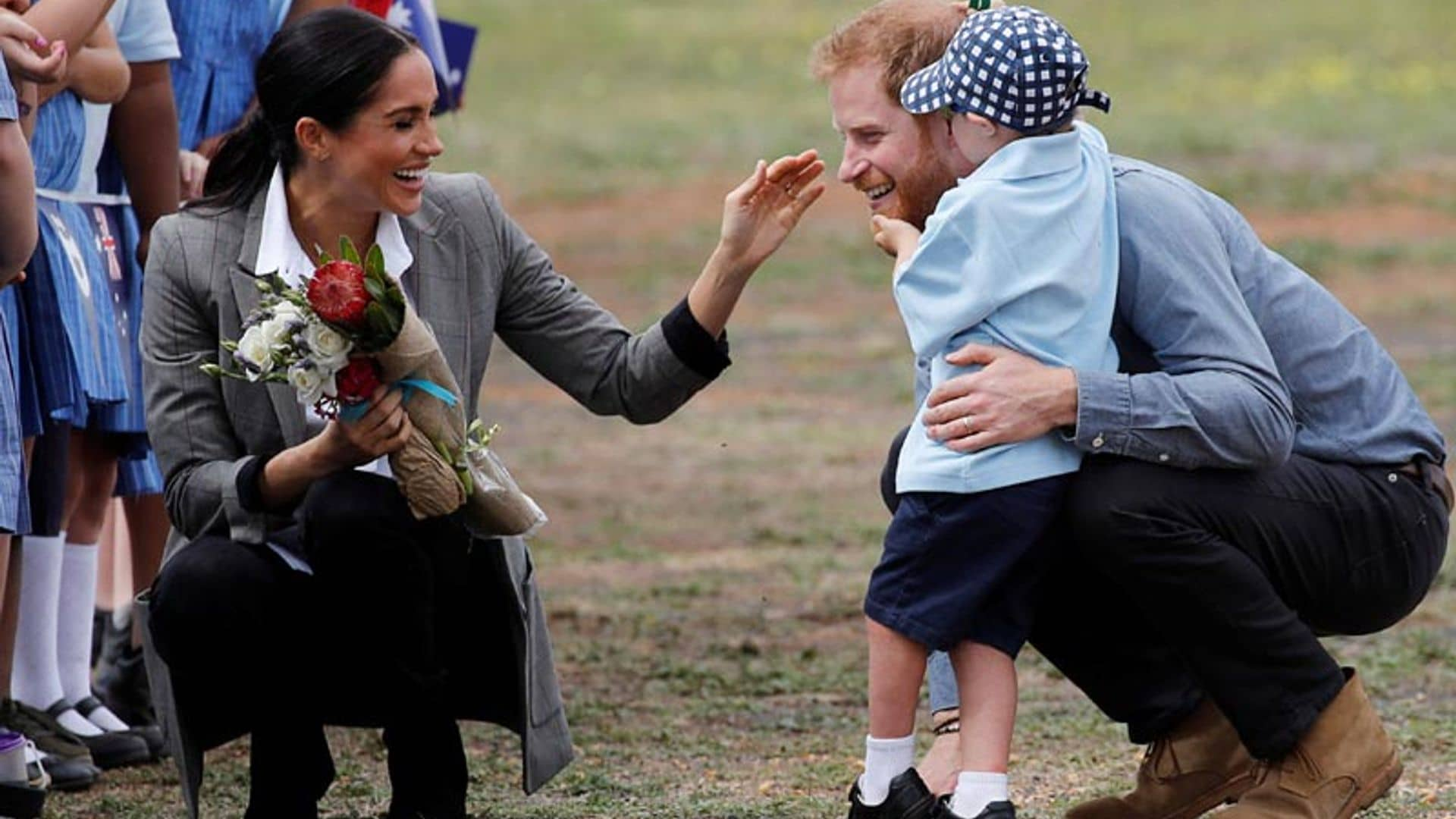 La ocurrencia del pequeño 'fan de Papá Noel' que hizo reír al príncipe Harry y la duquesa Meghan