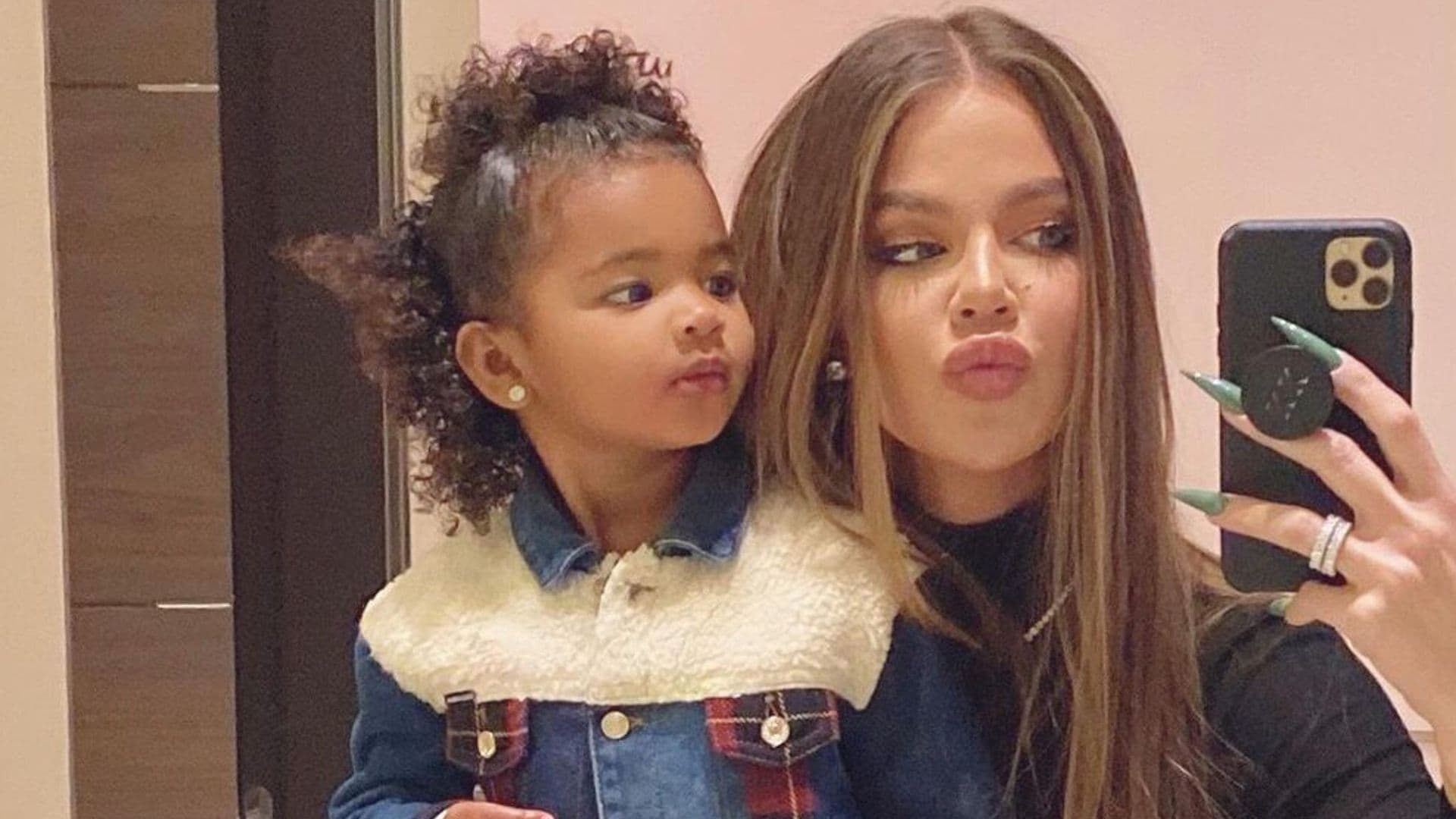 True heredó de mamá una obsesión que tiene muy preocupada a Khloé Kardashian