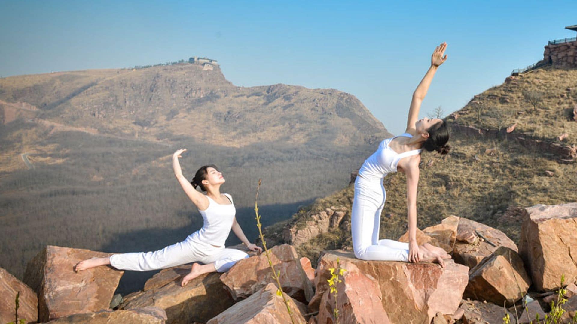 Yoga Climbing, la versión más arriesgada de esta disciplina