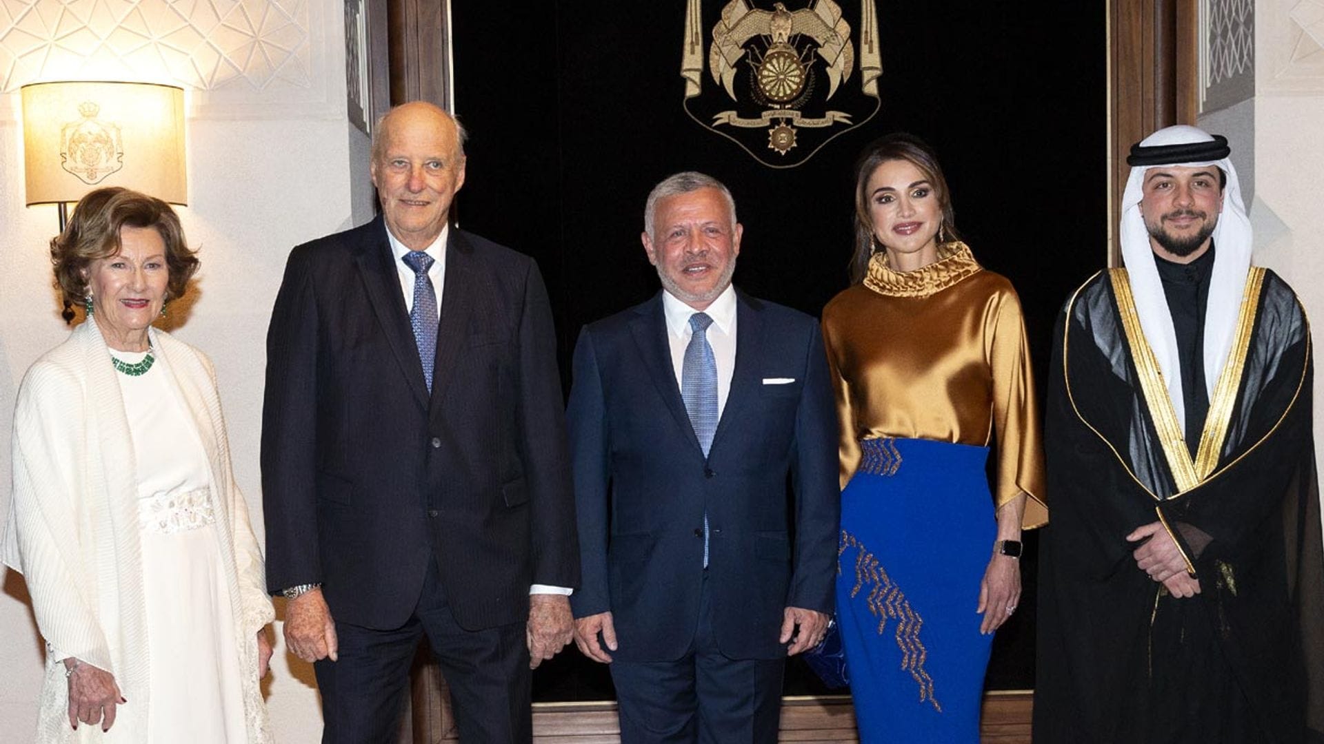 Rania de Jordania pone el broche de oro al primer día de visita de Estado de Harald y Sonia de Noruega