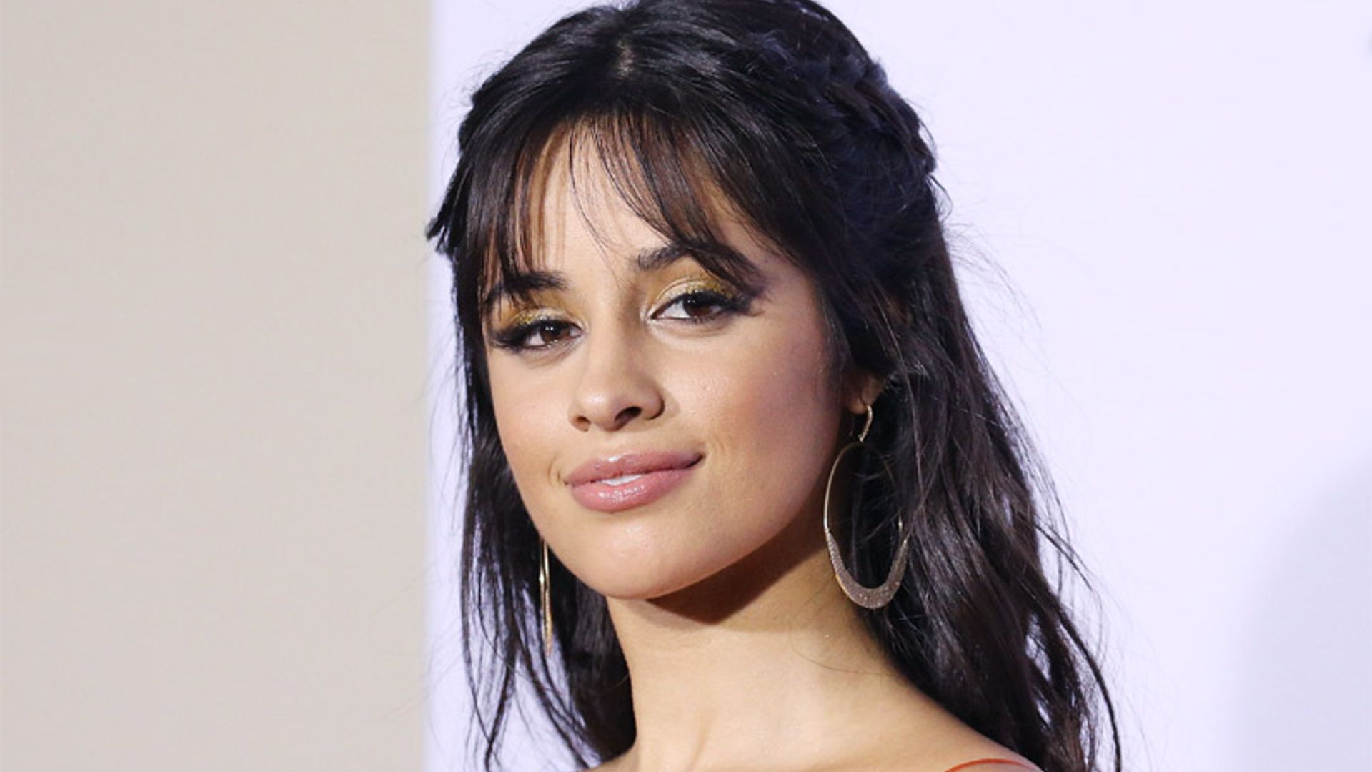 Camila Cabello y sus trucos para disimular los ojos caídos