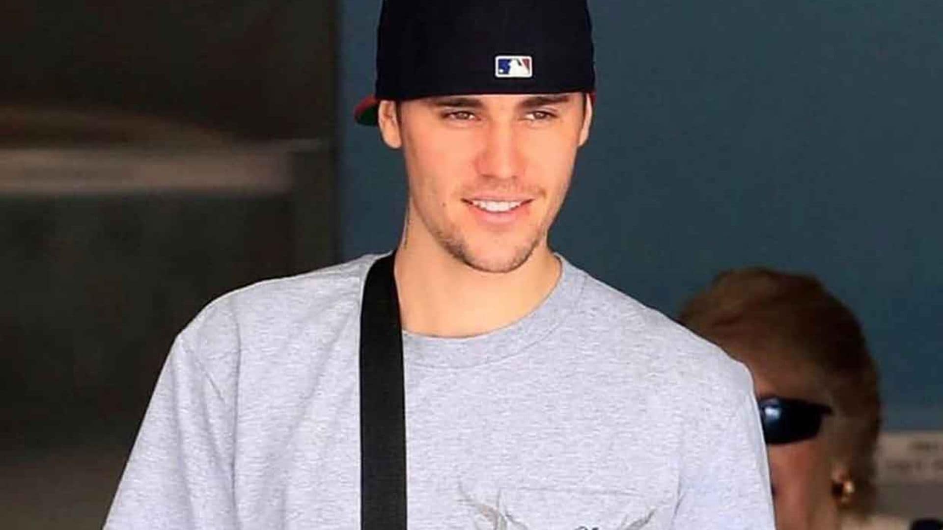 Justin Bieber presume de su sonrisa más lujosa y brillante pocos días antes de su boda