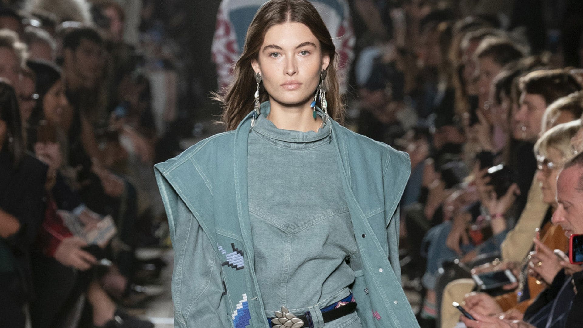 Denim de colores y diseños 'mini', Isabel Marant sueña con un verano de espíritu festivalero