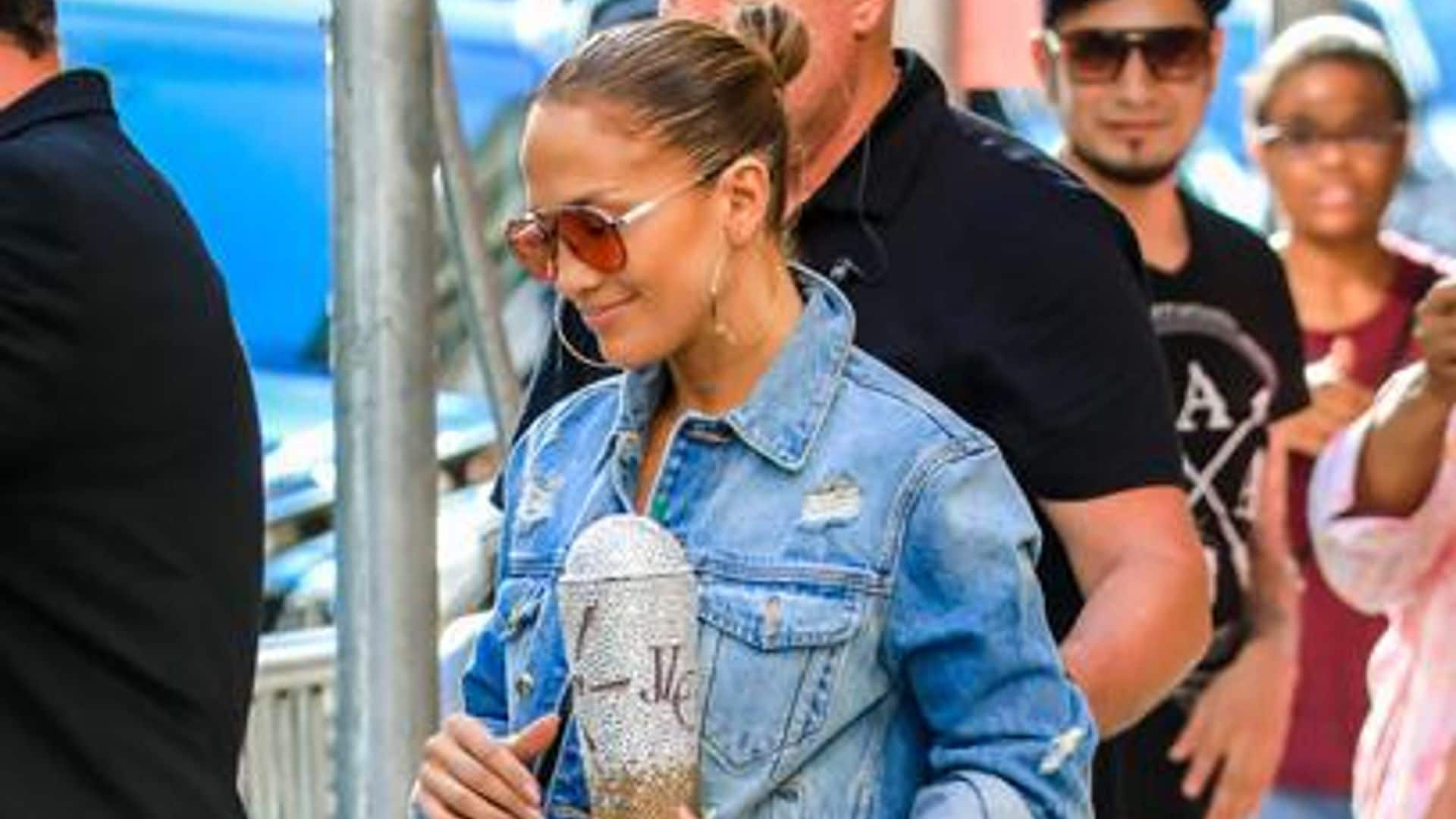 Las arracadas favoritas de Jennifer Lopez pueden ser tuyas por $242