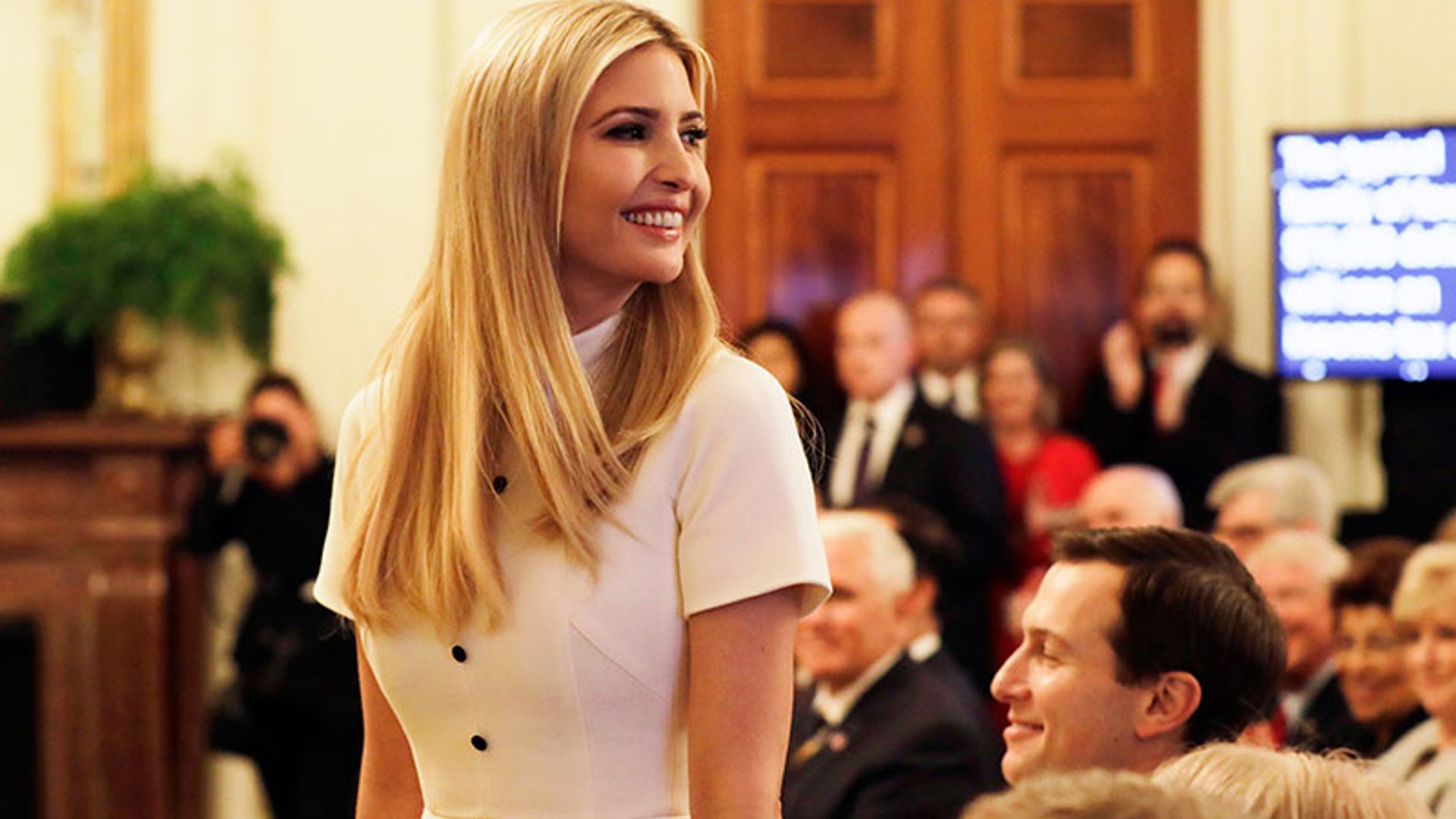 ¿Por qué este 'look' de Ivanka Trump demuestra que se inspira en las ‘royals’?