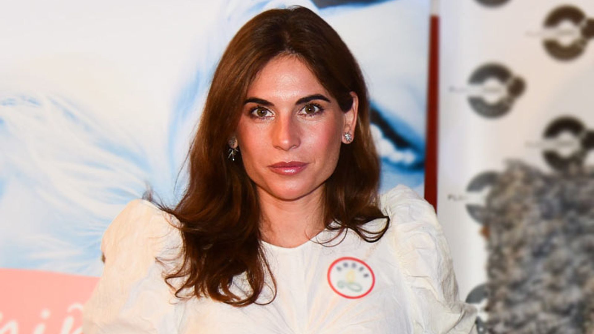 Lourdes Montes se suma a la tendencia 'puffy' que reinventa la clásica camisa blanca