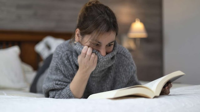 mujer leyendo