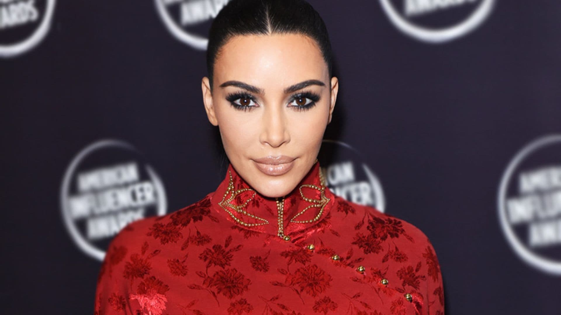 ¿Le ha copiado Kim Kardashian el peinado a Rosalía?