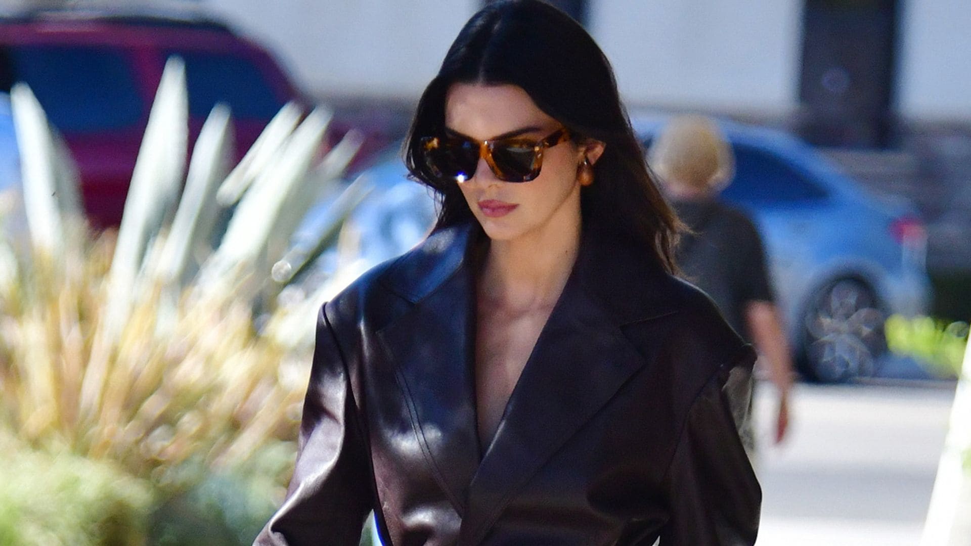 Kendall Jenner confía en el truco para afinar la cintura que triunfa este otoño en Zara