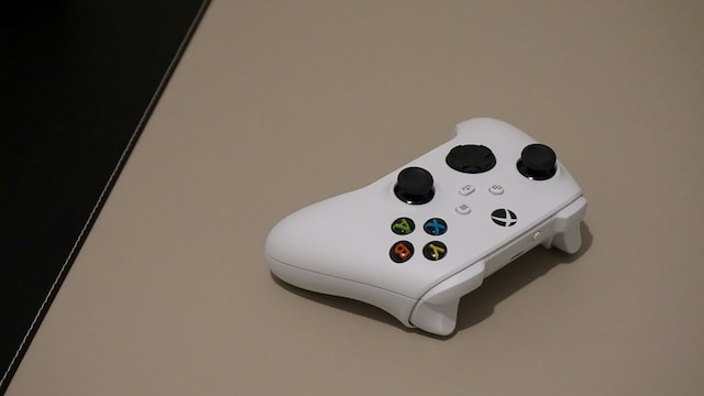 Un mando blanco de Xbox