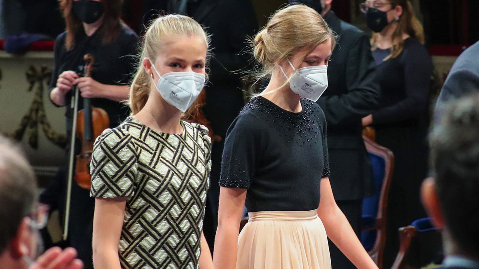 El gesto más bonito de Leonor y su hermana Sofía en la gala de los Premios Princesa de Asturias