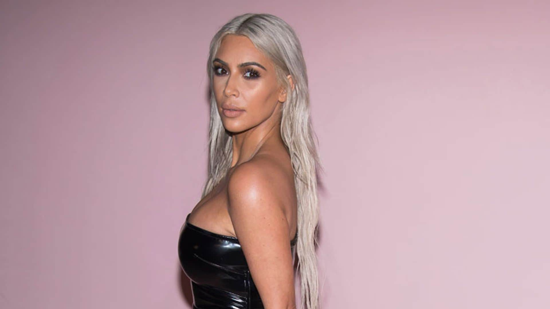 Kim Kardashian recuerda a su padre en las redes sociales con un emotivo mensaje