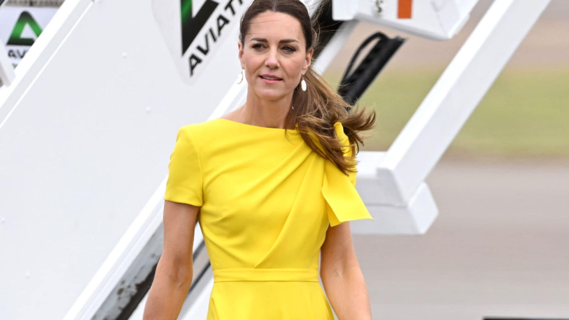 Kate Middleton protagoniza una explosión de color durante sus primeras horas en Jamaica