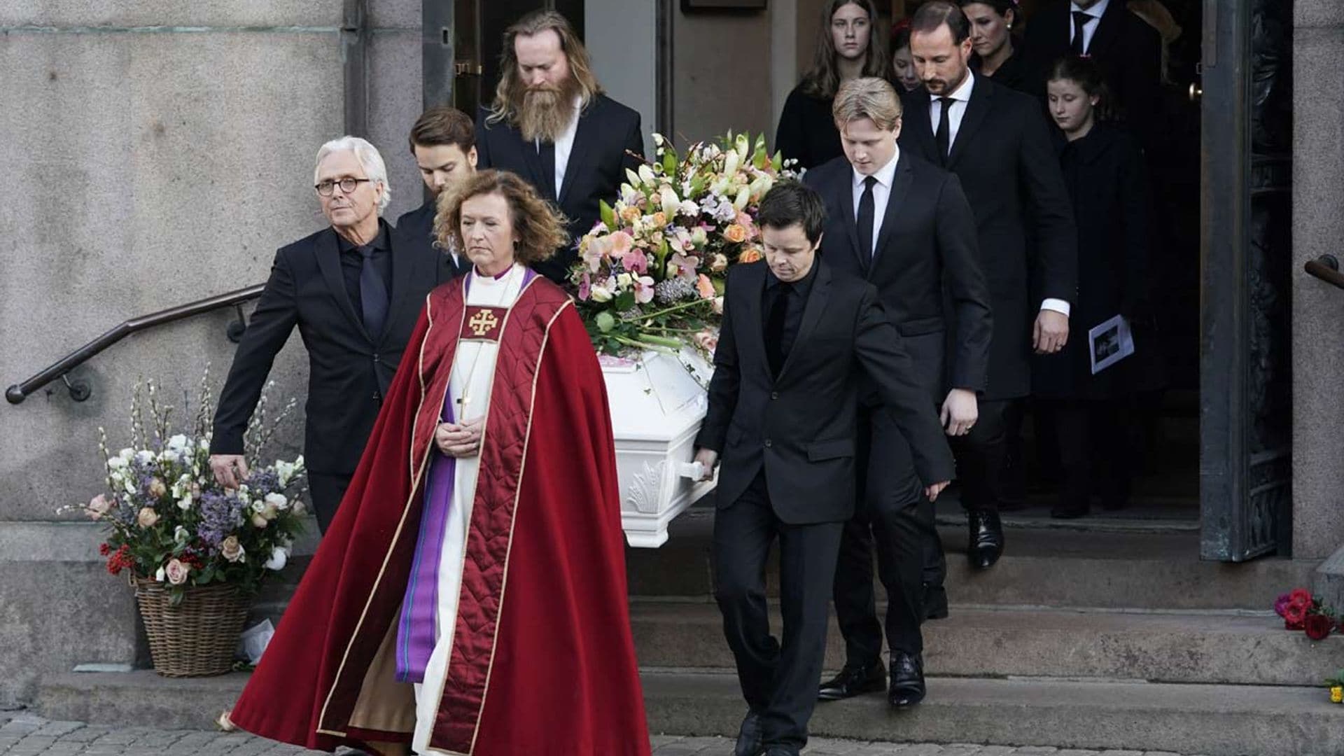 FOTOGALERÍA: Así ha sido el último adiós a Ari Behn en la catedral de Oslo