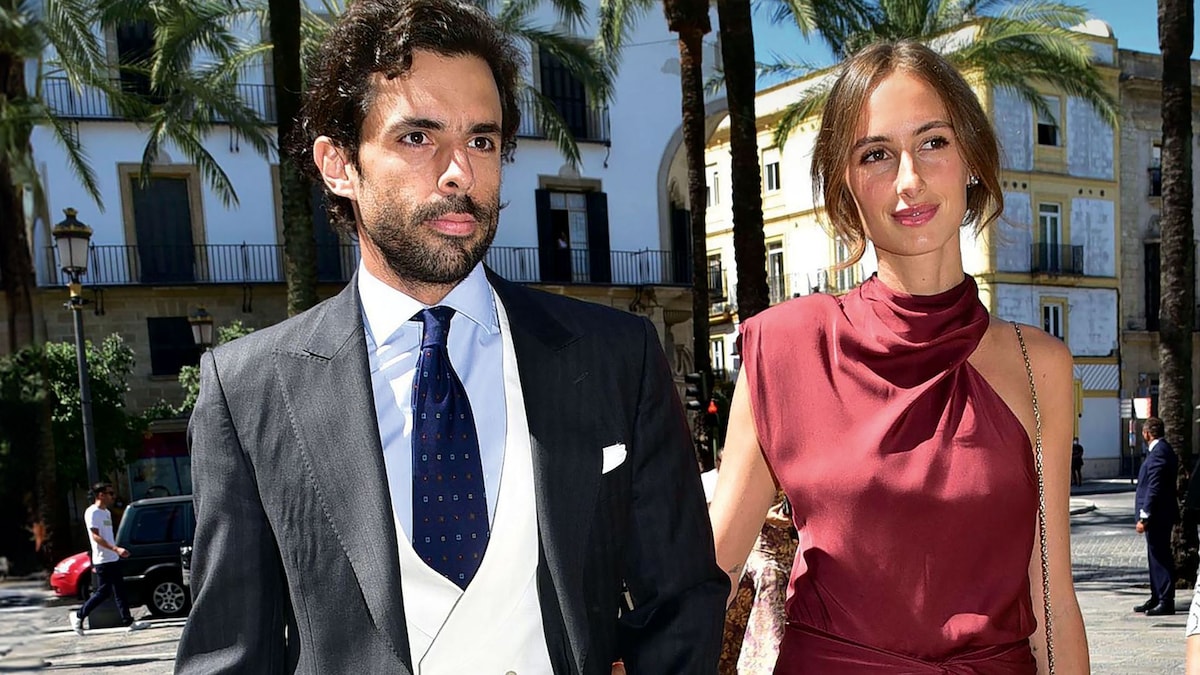 Alonso Aznar y Renata Collado, los novios discretos que quieren una boda fuera de foco