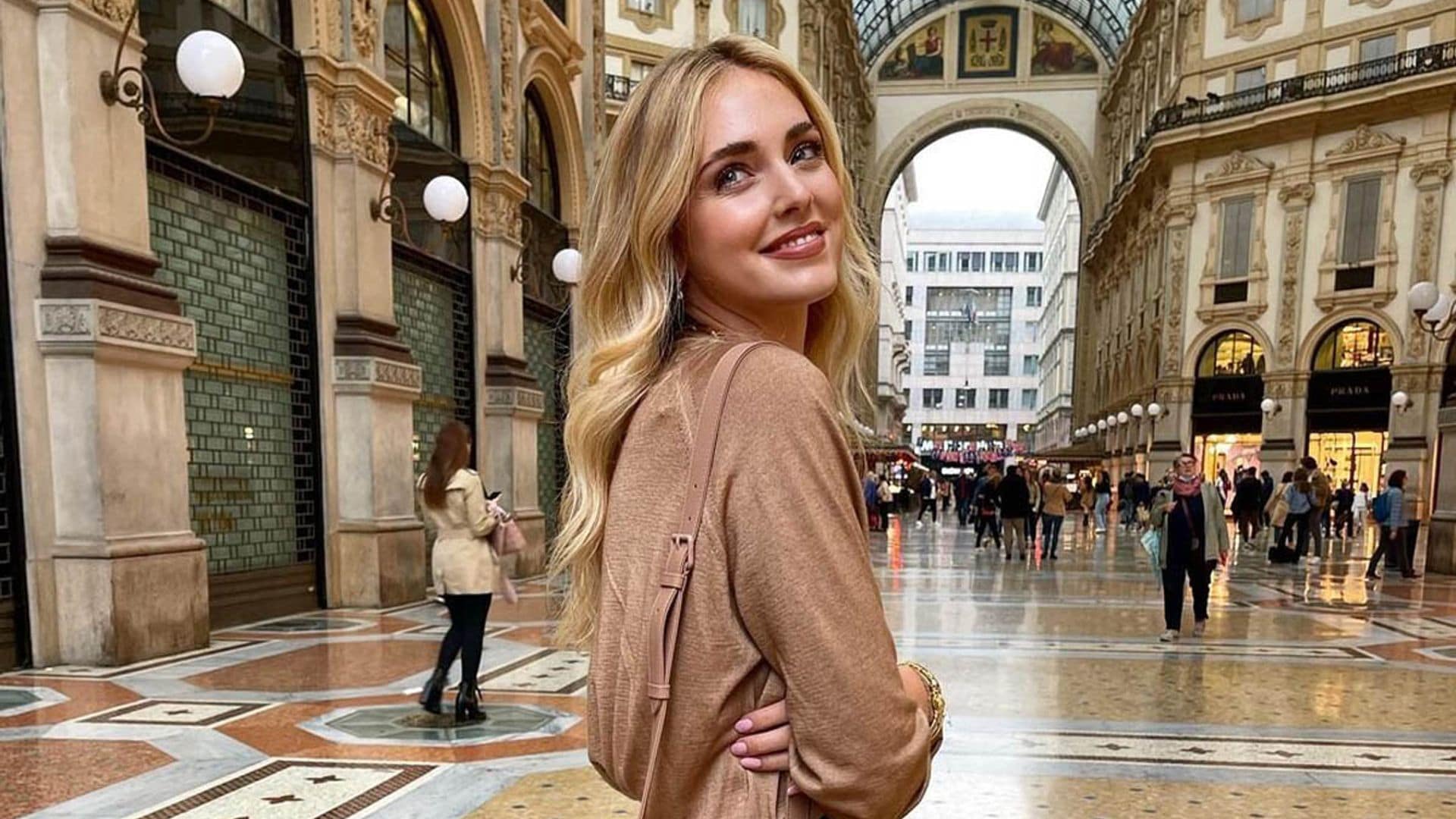 Copia, de arriba abajo, el look básico de Chiara Ferragni que siempre (¡siempre!) funciona