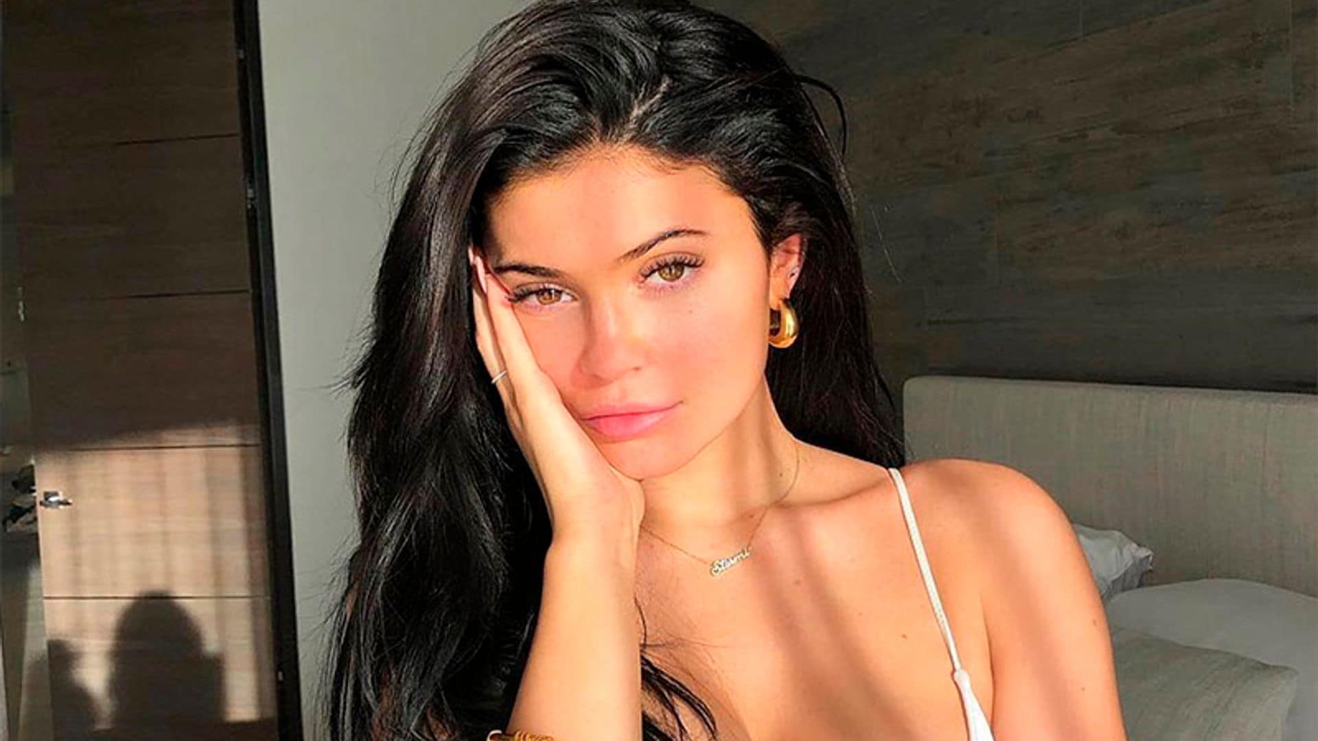 ¿A qué hora se despierta Kylie Jenner para maquillarse cada mañana?