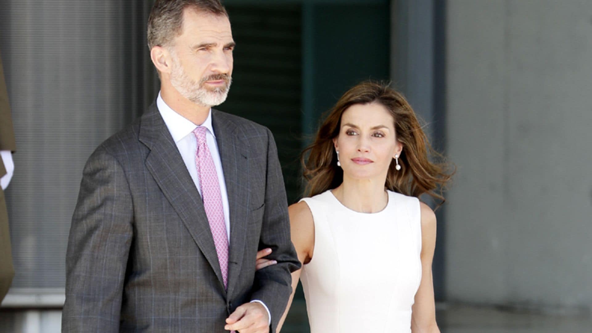 Don Felipe y doña Letizia ponen rumbo al Reino Unido