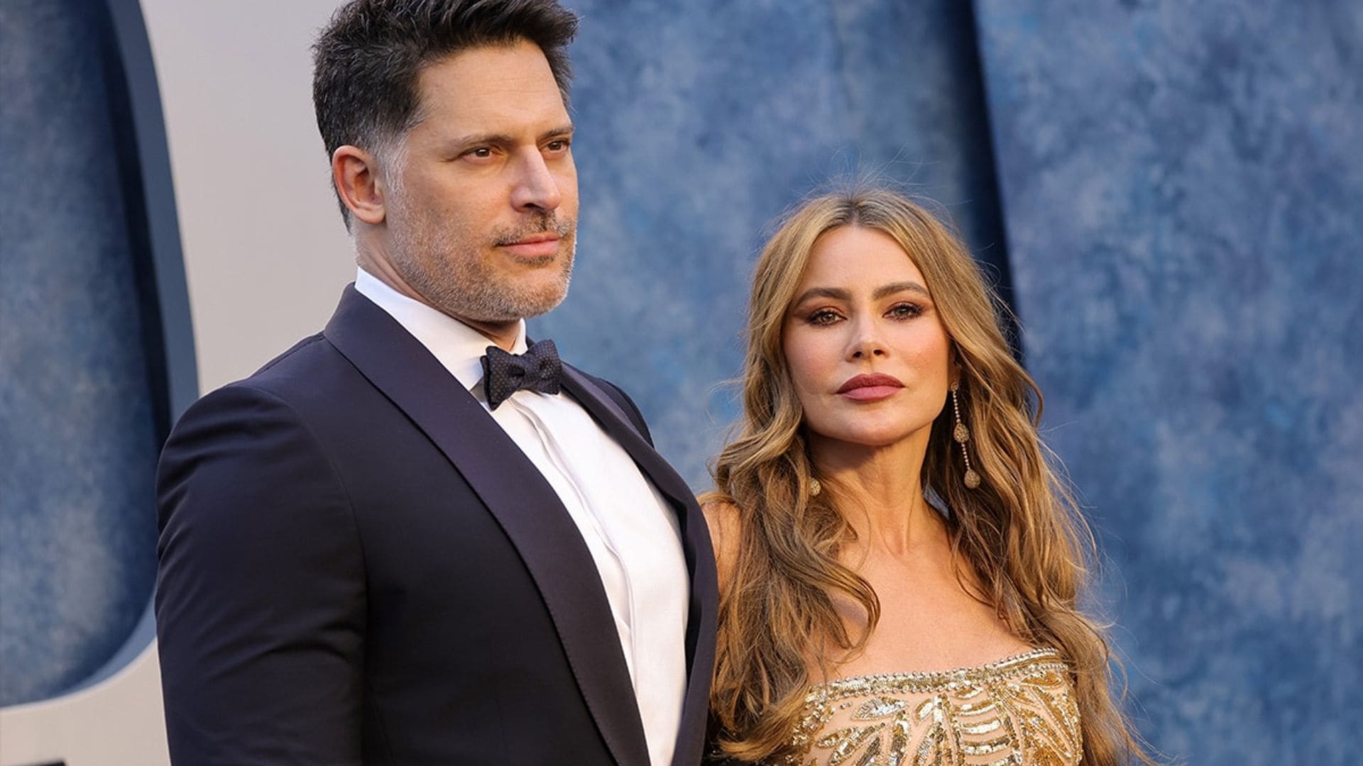 Joe Manganiello es visto con una actriz, mientras Sofia Vergara reacciona súbitamente a una pregunta sobre su vida amorosa