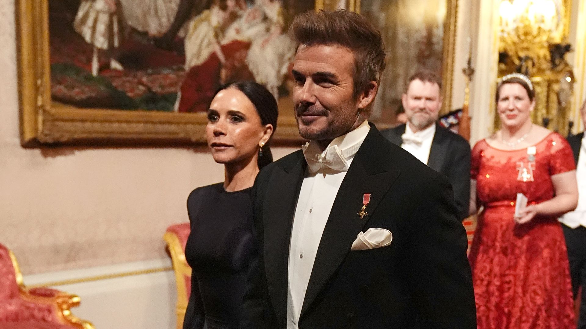 Victoria y David Beckham brillan en el banquete de Estado del rey Carlos III en honor al emir de Catar