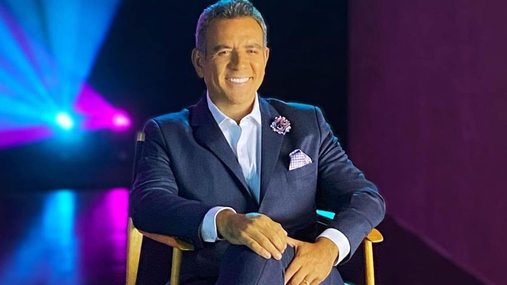 Héctor Sandarti, de lo más emocionado con su regreso a Telemundo en ‘La Casa de los Famosos’