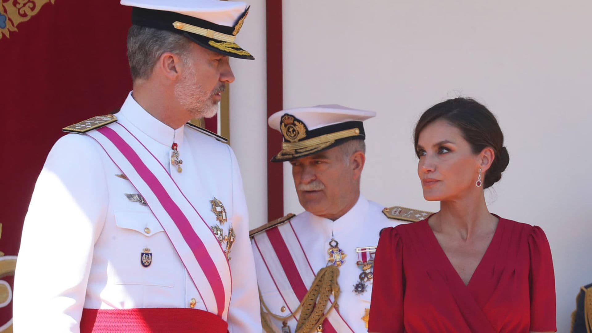 Los Reyes presiden en Sevilla el tradicional Día de las Fuerzas Armadas