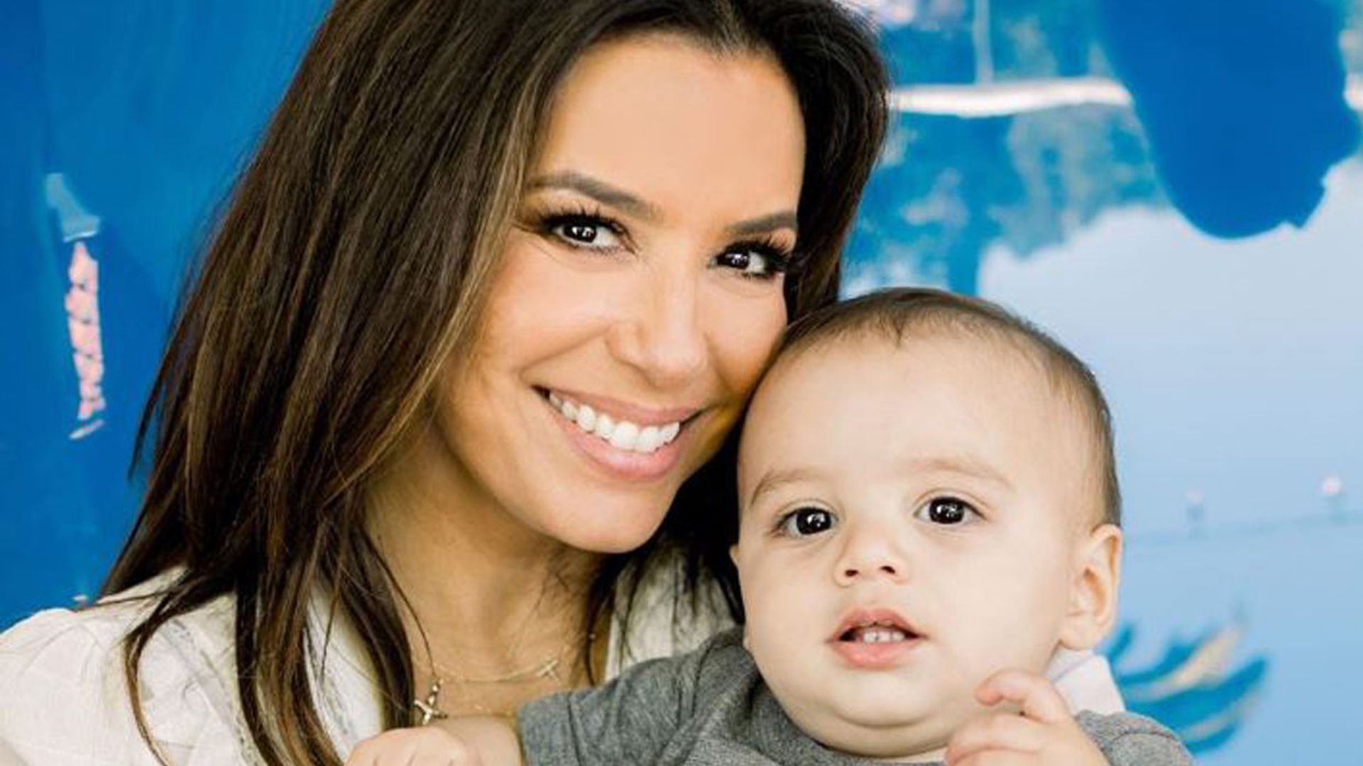 Eva Longoria y su pequeño Santiago, divertidos e inseparables hasta en el set de rodaje