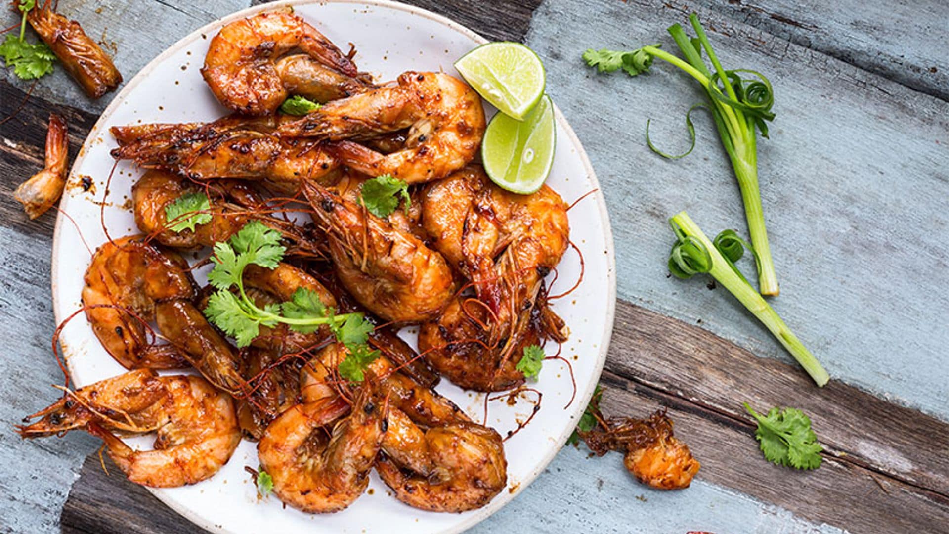 Gambas a la barbacoa marinadas con salsa de tamarindo