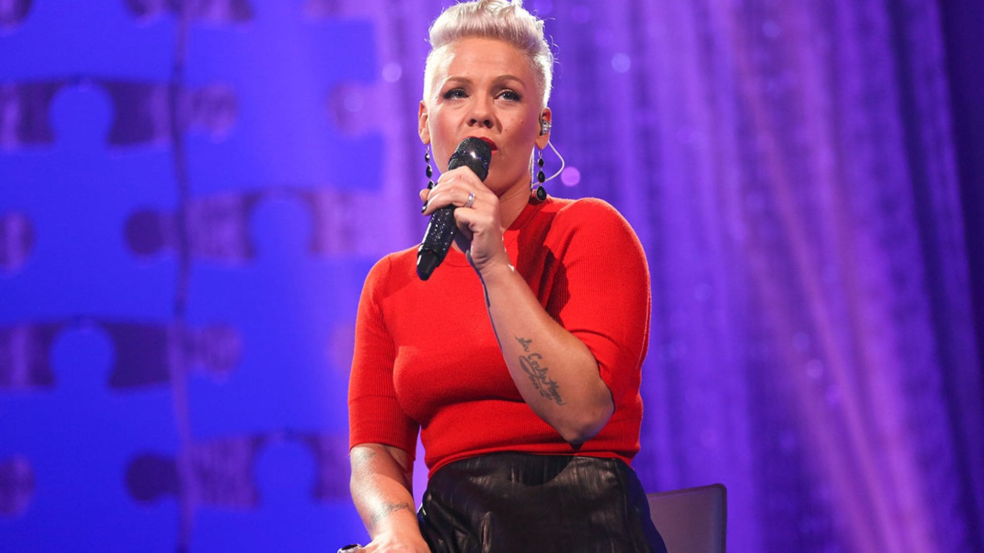 ¡Tremendo susto! Se incendia el avión privado de Pink con su equipo dentro