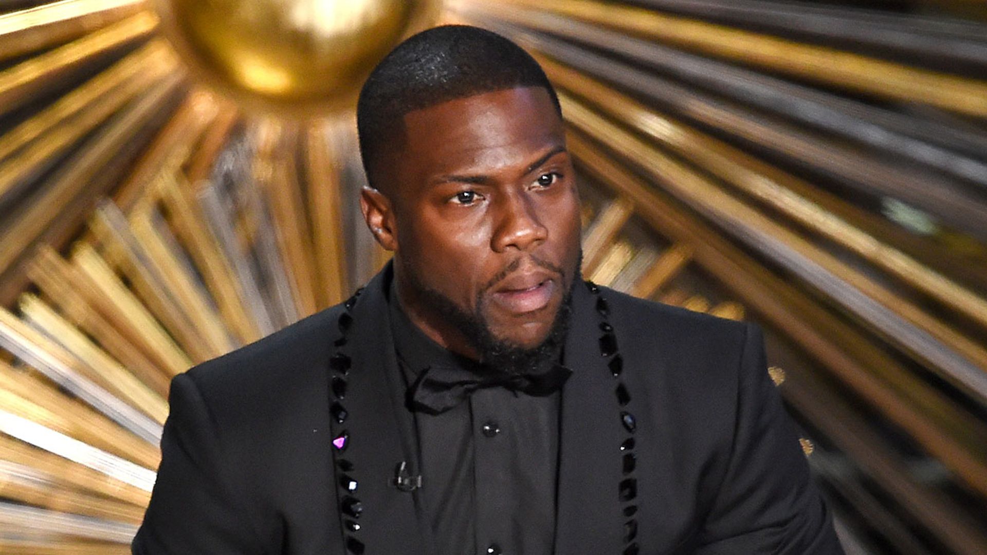 El actor Kevin Hart, hospitalizado tras sufrir un grave accidente de tráfico