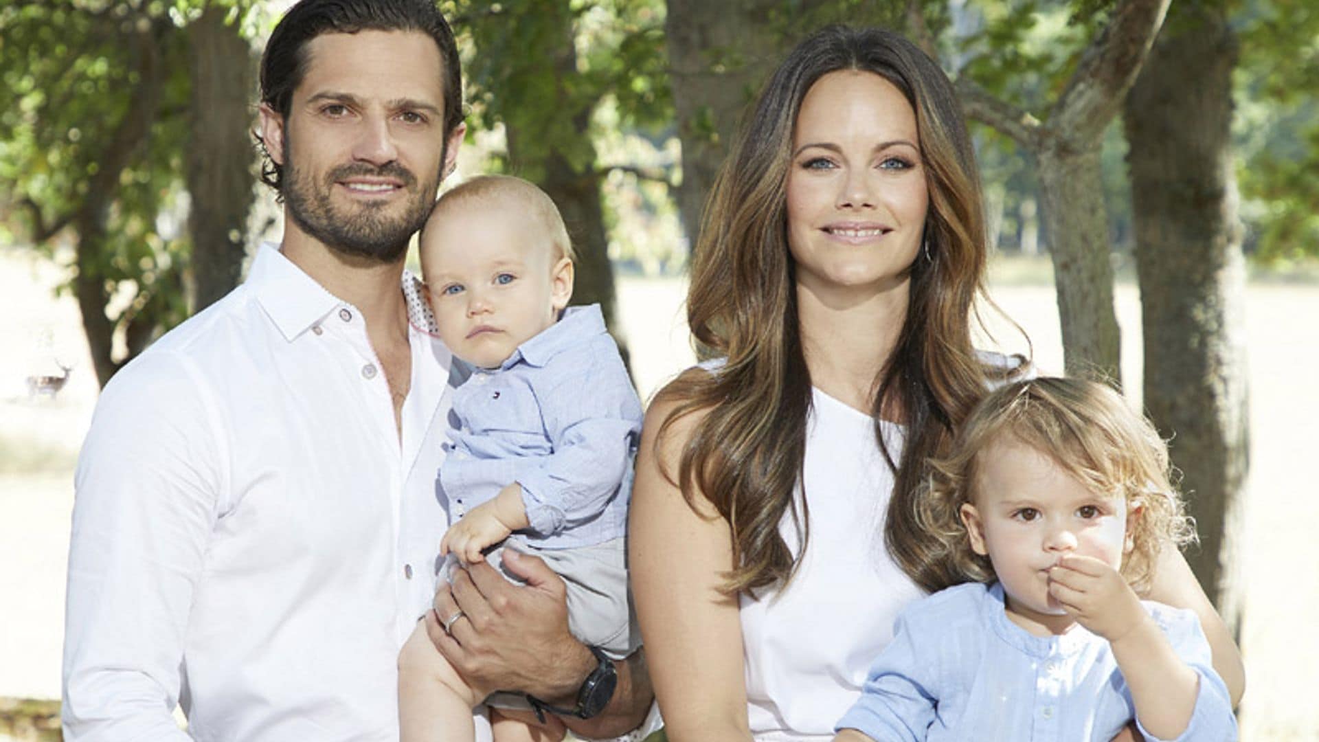 ¡Idénticos! El asombroso parecido con sus padres de los hijos de Carlos Felipe y Sofia de Suecia