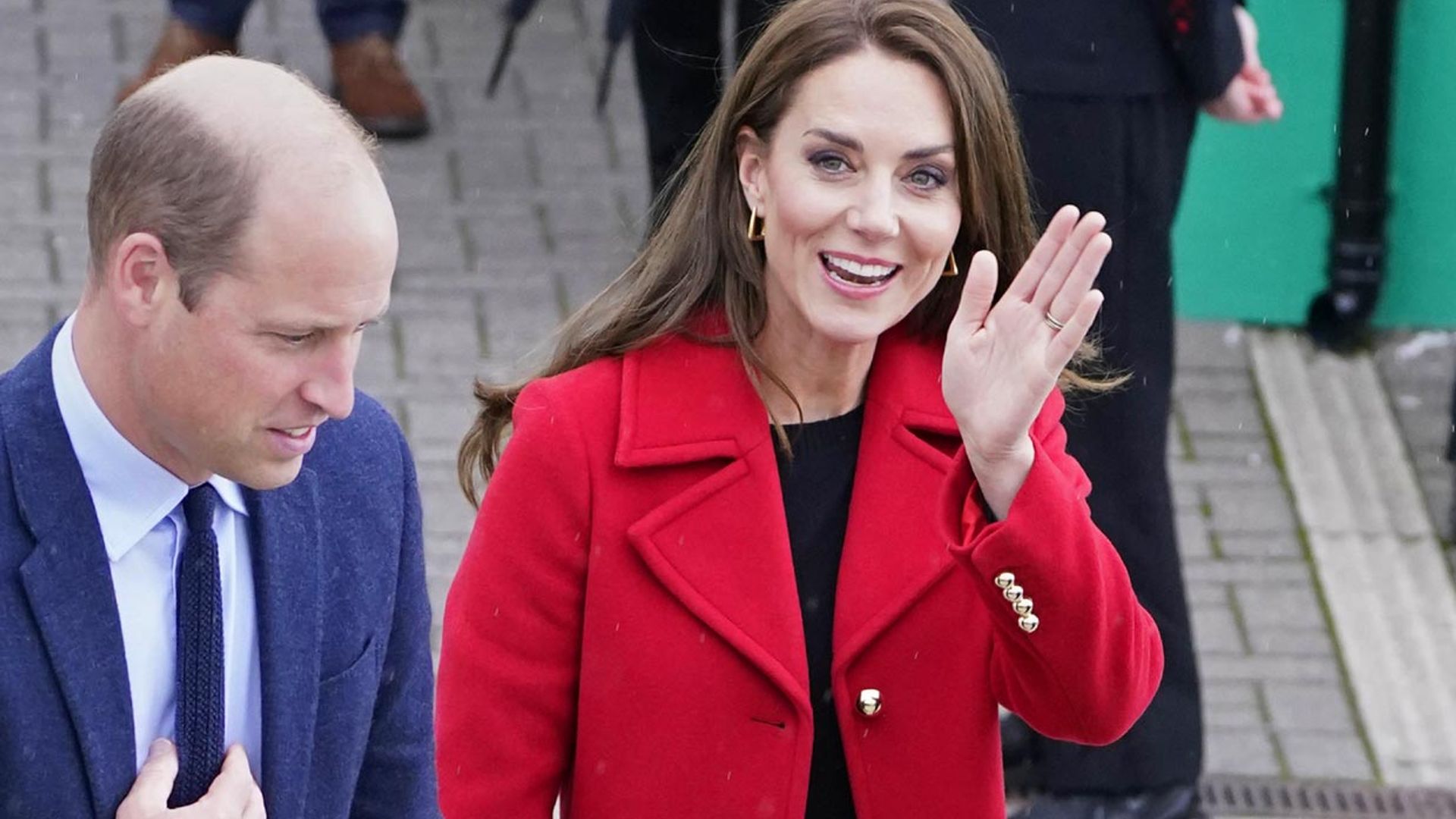 El emotivo mensaje que esconde el nuevo abrigo rojo de Kate