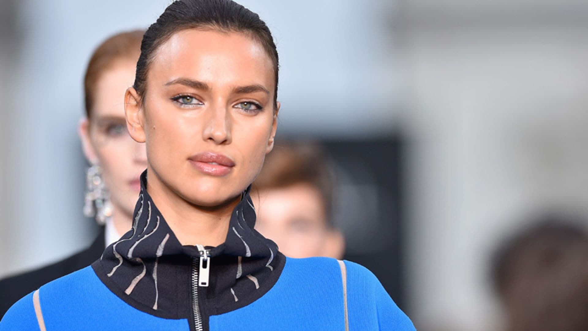 El truco anticelulítico de Irina Shayk es más efectivo que una taza de café