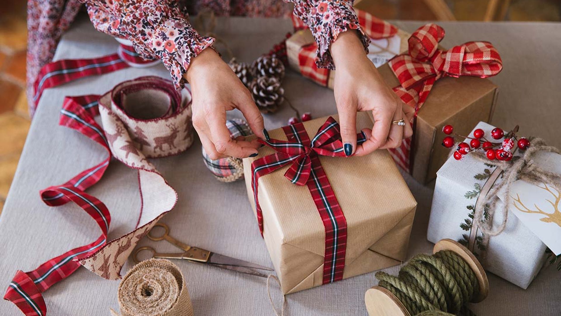 Regalos navideños: cómo presentarlos para sorprender con sus envoltorios