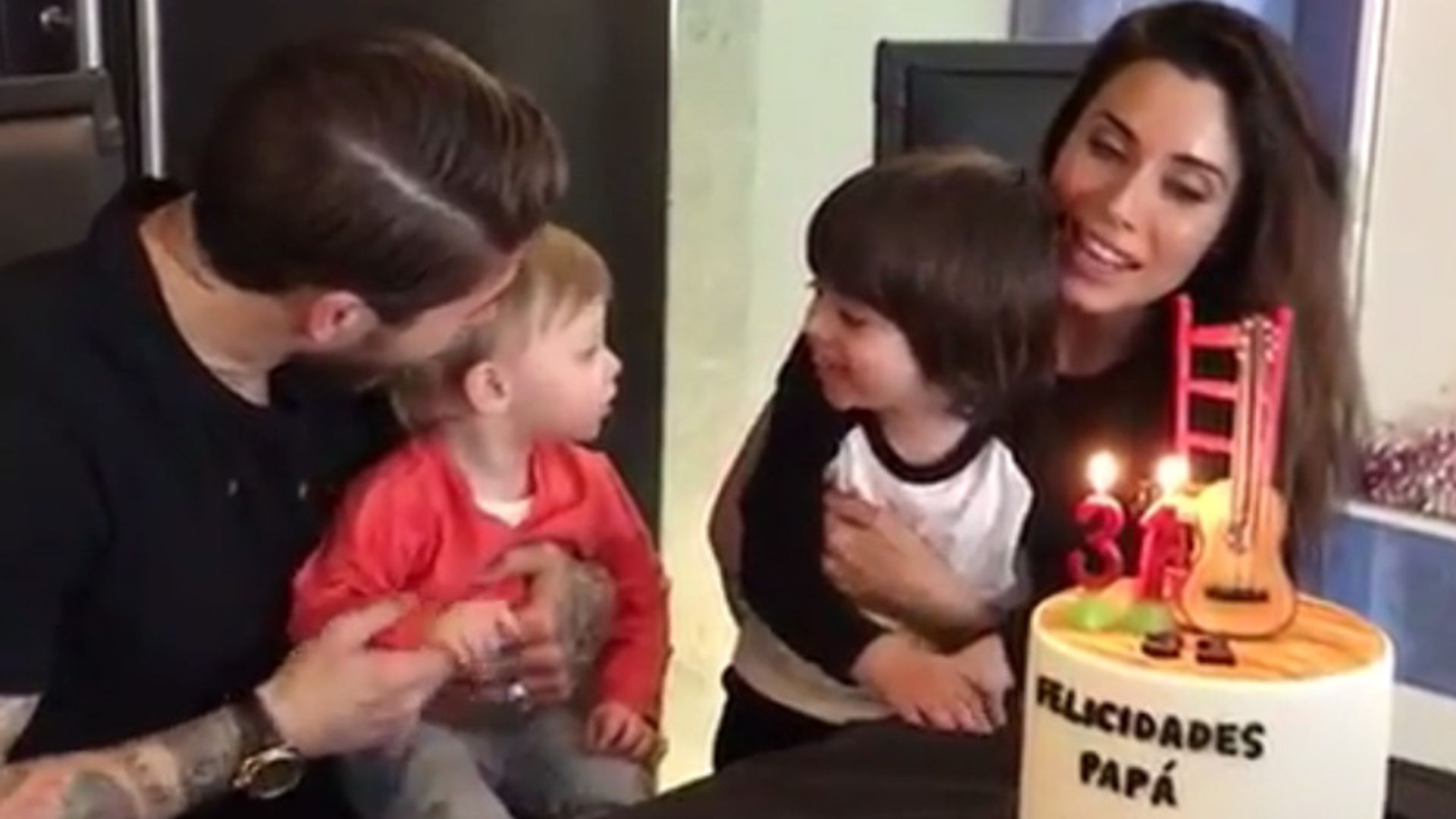 ¡Cumpleaños feliz! Sergio Ramos sopla las velas con Pilar Rubio y sus dos hijos