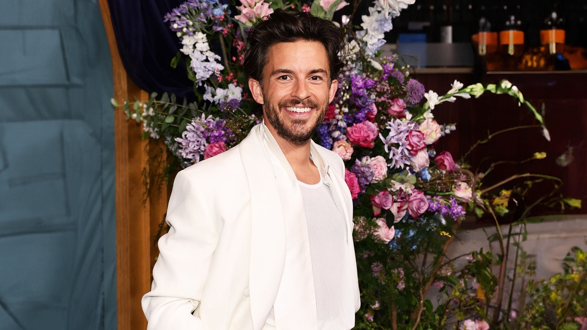 El estilo de Jonathan Bailey: conoce al actor de 'Wicked' y 'Los Bridgerton' a través de sus looks