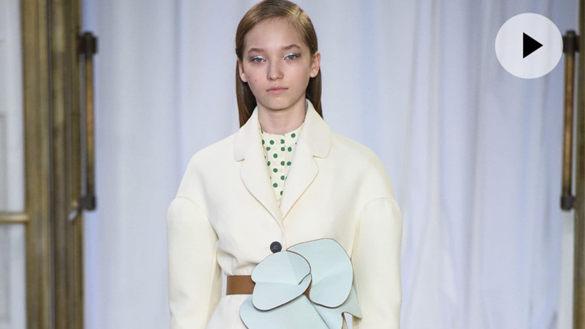 Delpozo debuta en Londres con su colección más optimista