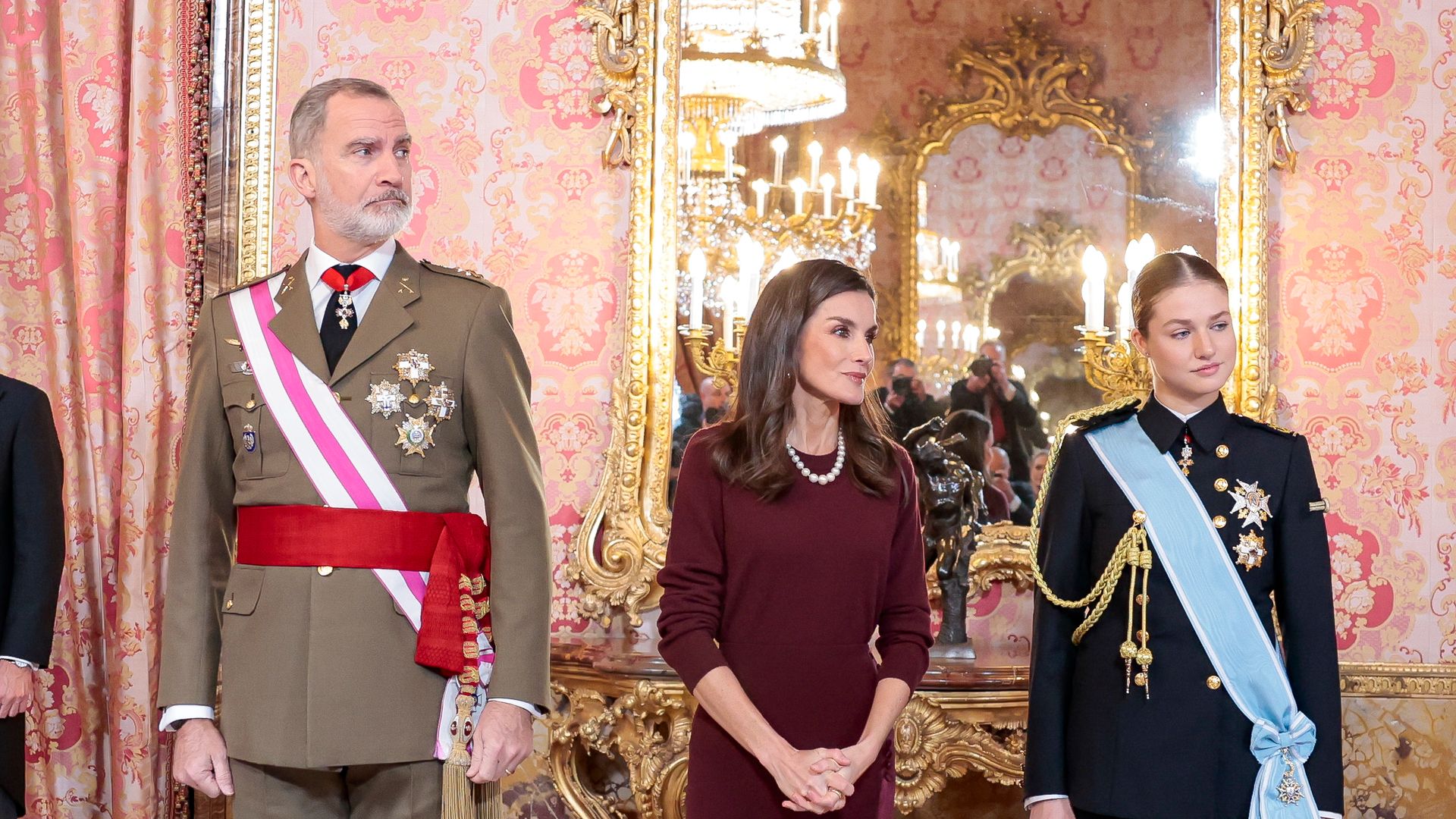 Los Reyes, junto con la princesa Leonor, presiden la Pascua Militar