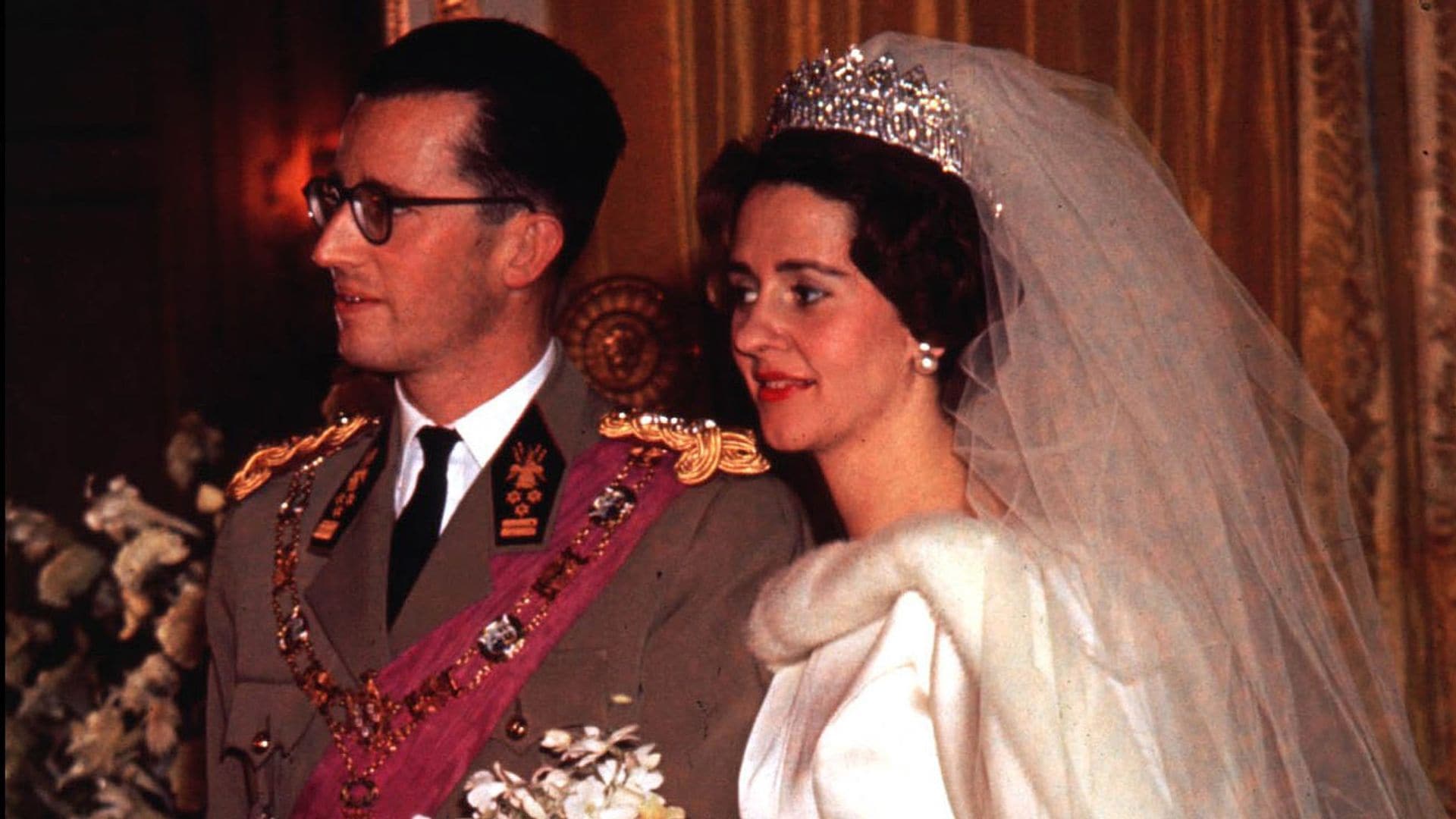 Fabiola de Bélgica, la reina española que cambió la historia de la moda nupcial con su vestido de Balenciaga