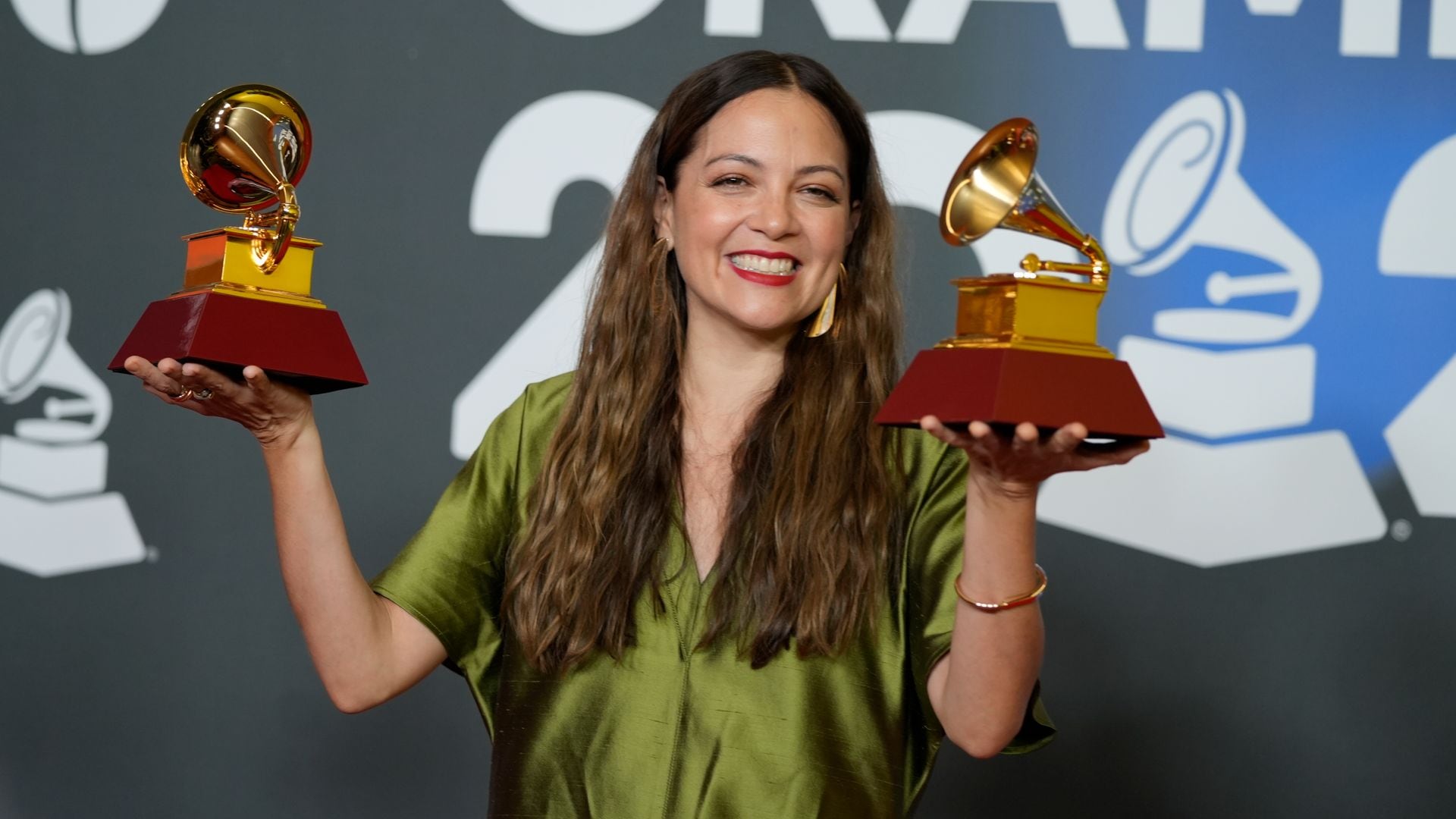 ¿Qué contiene la bolsa de regalos oficial de Latin GRAMMY 2024?