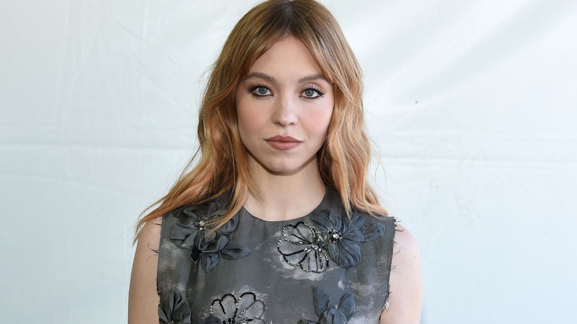 Sydney Sweeney cambia de look por el rubio que dulcifica las facciones