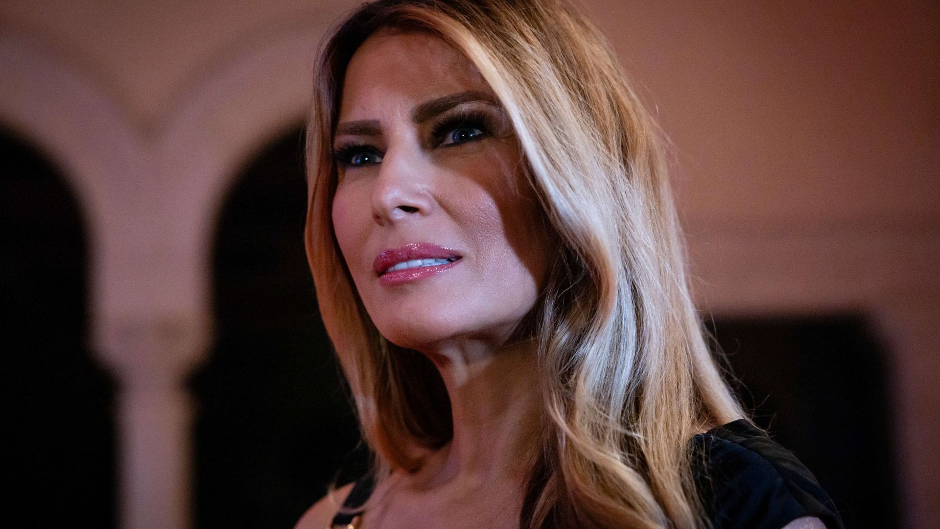 Melania Trump y el look con el que acaparó las miradas en la fiesta de Nochevieja de Mar-a-Lago