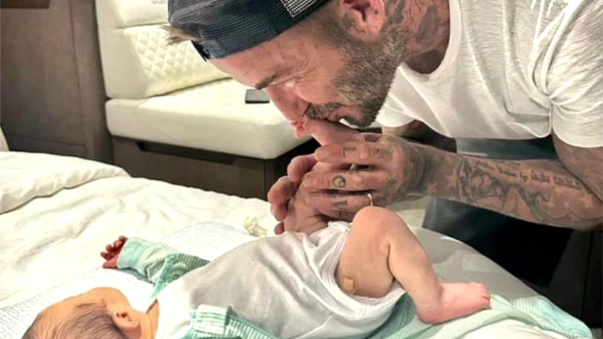 El tierno momento en que David Beckham conoce al bebé de su amigo Marc Anthony: 'Qué bendición'