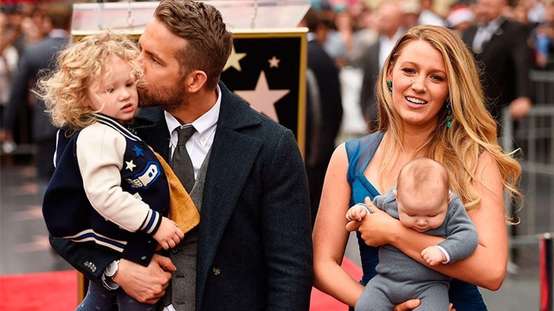 Blake Lively y Ryan Reynolds presentan por primera vez a sus bebés