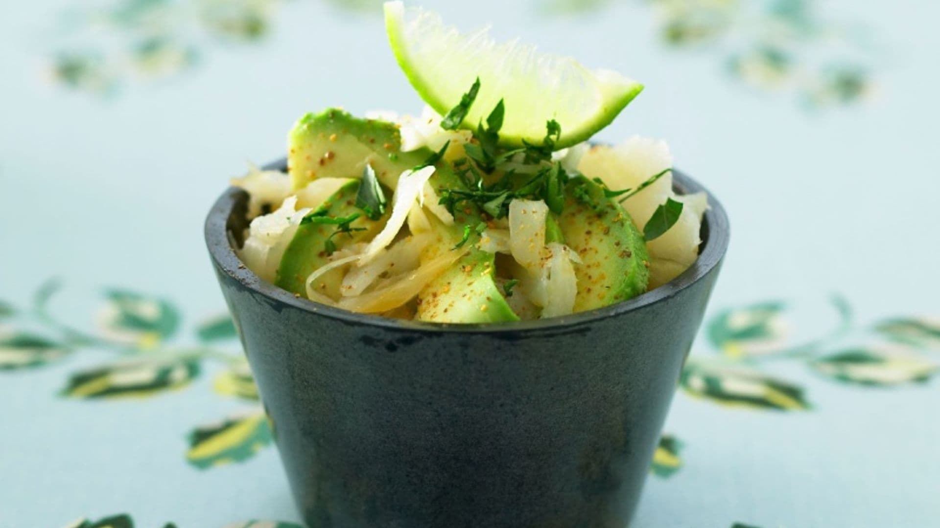 Ensalada de bacalao ahumado y aguacate